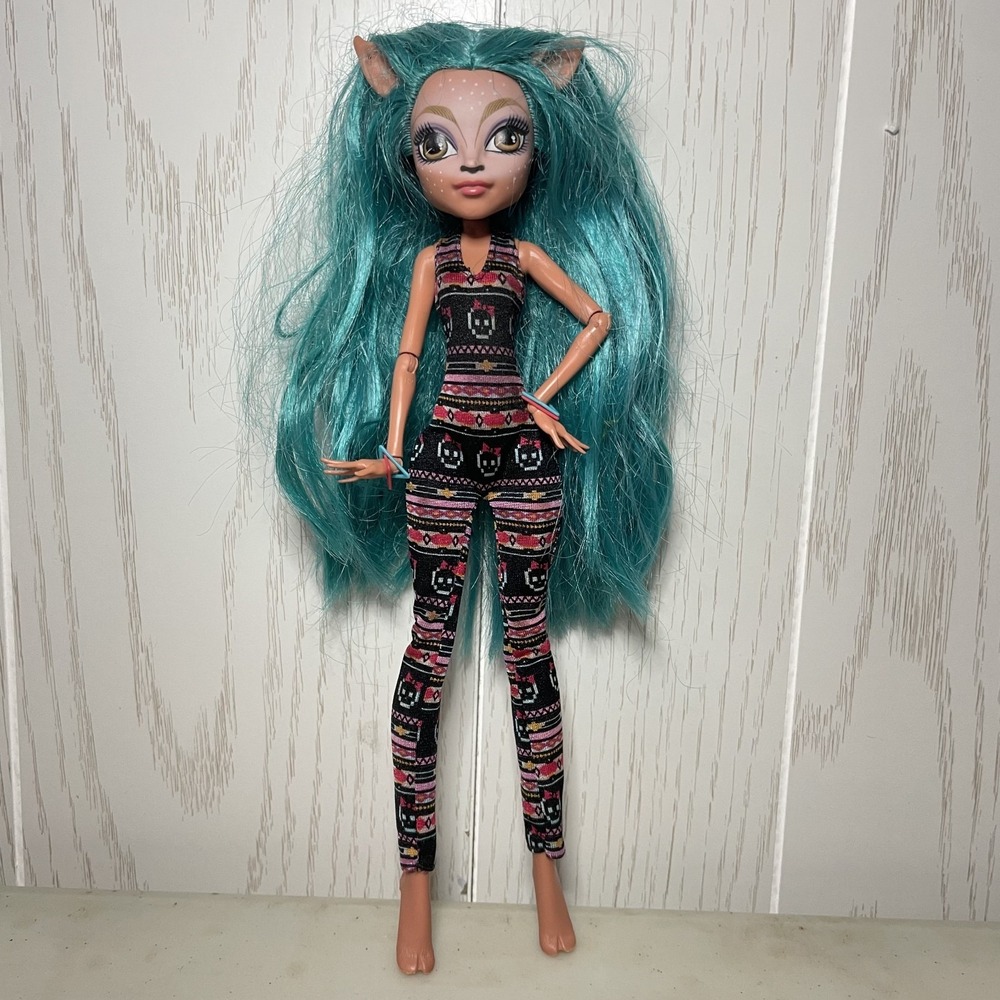 MONSTER HIGH - Isi Dawndancer (2015 Brand-Boo Students) Doll Only As is